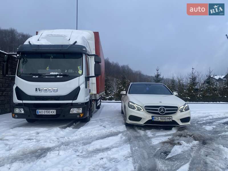 Седан Mercedes-Benz E-Class 2012 в Иршаве
