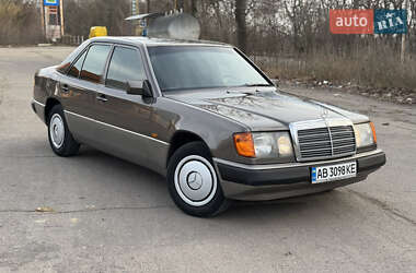 Седан Mercedes-Benz E-Class 1992 в Жмеринке