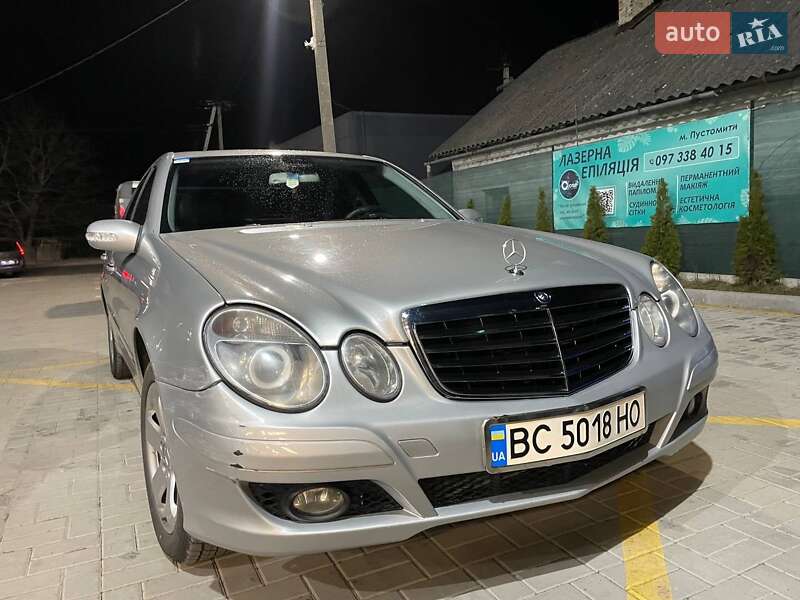 Седан Mercedes-Benz E-Class 2002 в Пустомитах
