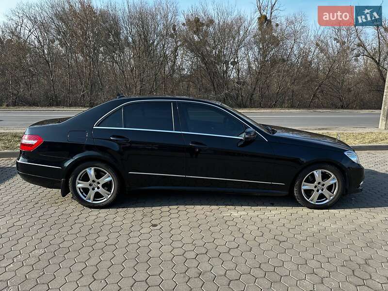 Седан Mercedes-Benz E-Class 2012 в Луцке