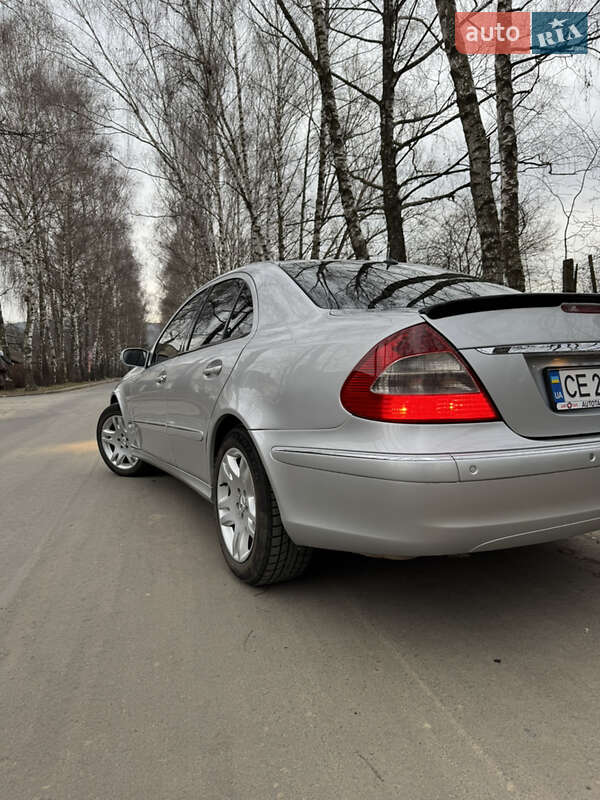 Седан Mercedes-Benz E-Class 2002 в Черновцах