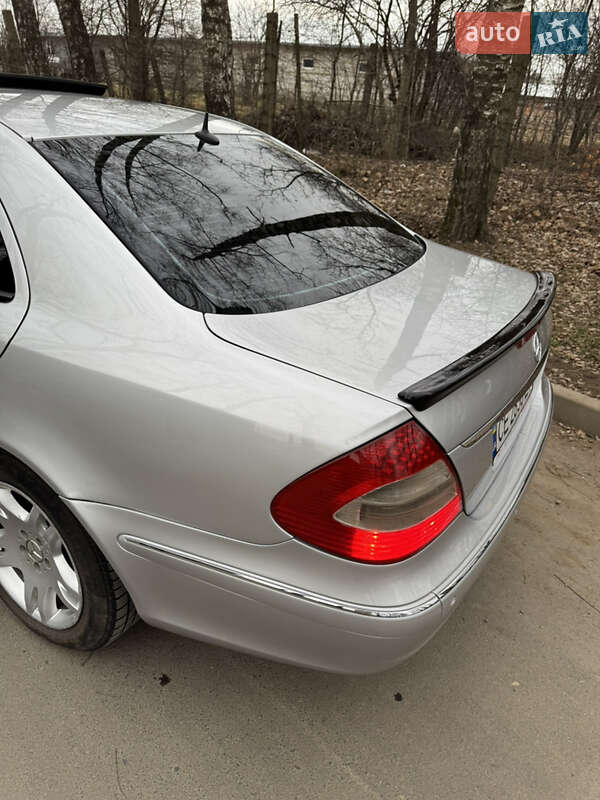 Седан Mercedes-Benz E-Class 2002 в Черновцах
