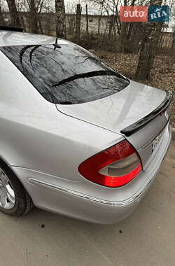 Седан Mercedes-Benz E-Class 2002 в 