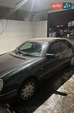 Седан Mercedes-Benz E-Class 1998 в 