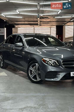 Седан Mercedes-Benz E-Class 2017 в 