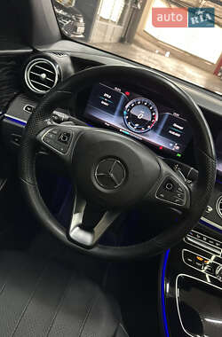 Седан Mercedes-Benz E-Class 2017 в 