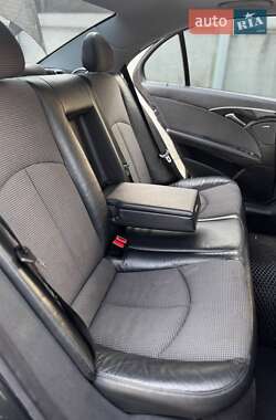 Седан Mercedes-Benz E-Class 2004 в 