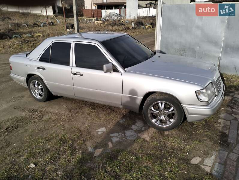 Седан Mercedes-Benz E-Class 1995 в Житомирі