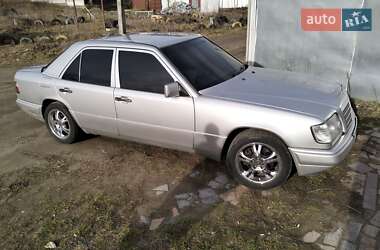 Седан Mercedes-Benz E-Class 1995 в 