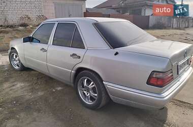Седан Mercedes-Benz E-Class 1995 в 