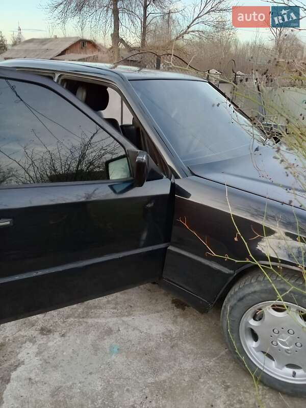 Седан Mercedes-Benz E-Class 1989 в Вашковцах