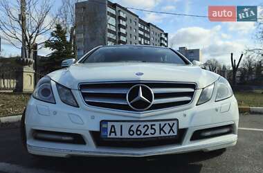 Купе Mercedes-Benz E-Class 2011 в 