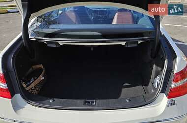 Купе Mercedes-Benz E-Class 2011 в 