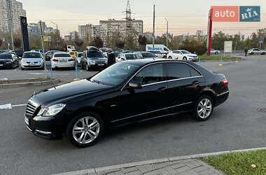 Седан Mercedes-Benz E-Class 2010 в 