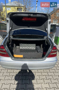 Седан Mercedes-Benz E-Class 2003 в  фото 5 Седан Mercedes-Benz E-Class 2003 в