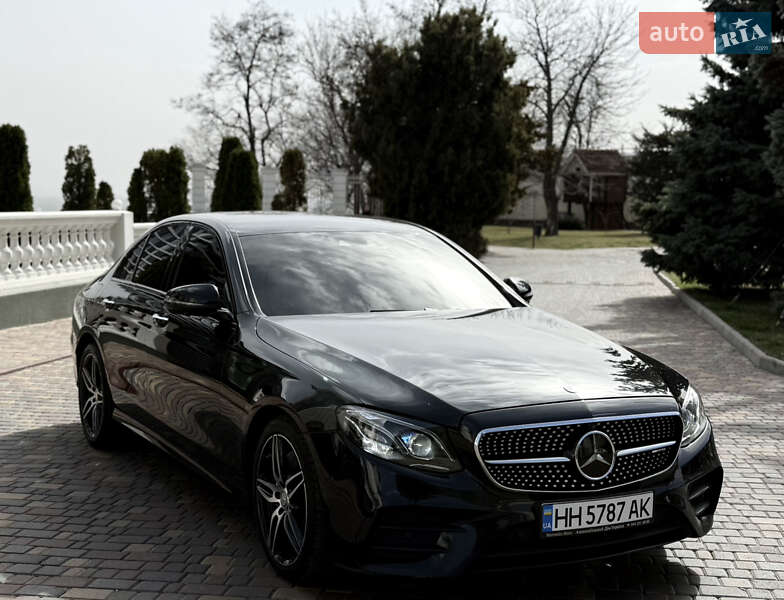Седан Mercedes-Benz E-Class 2016 в Киеве