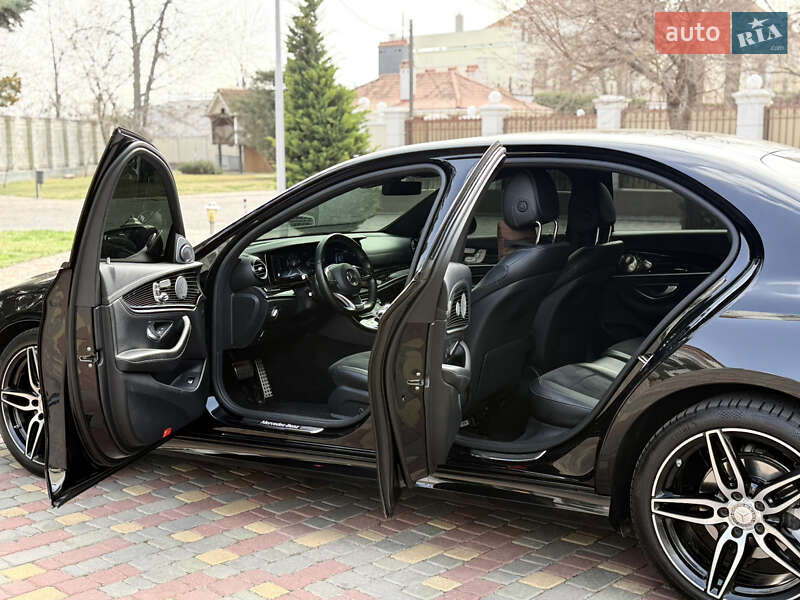 Седан Mercedes-Benz E-Class 2016 в Киеве