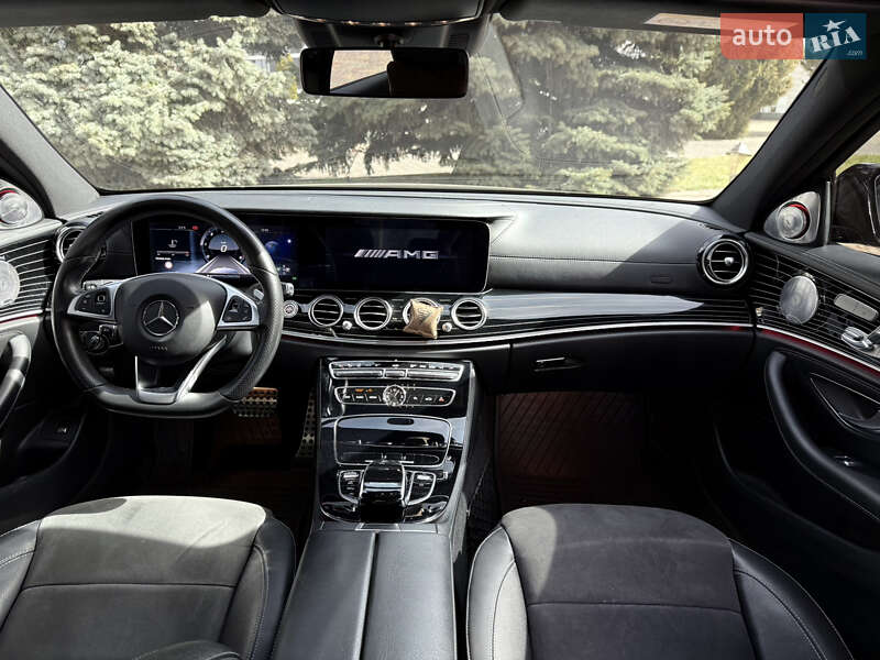 Седан Mercedes-Benz E-Class 2016 в Киеве