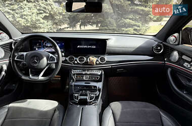 Седан Mercedes-Benz E-Class 2016 в 