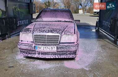 Универсал Mercedes-Benz E-Class 1995 в 