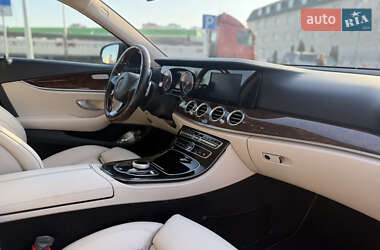 Седан Mercedes-Benz E-Class 2016 в 