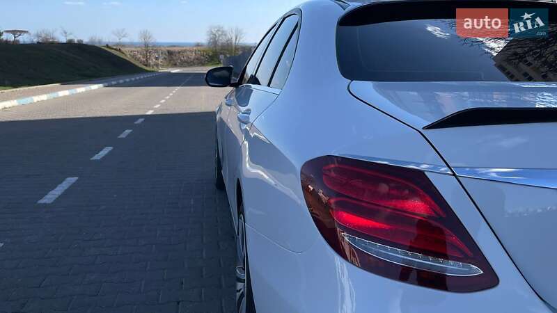 Седан Mercedes-Benz E-Class 2016 в Южному