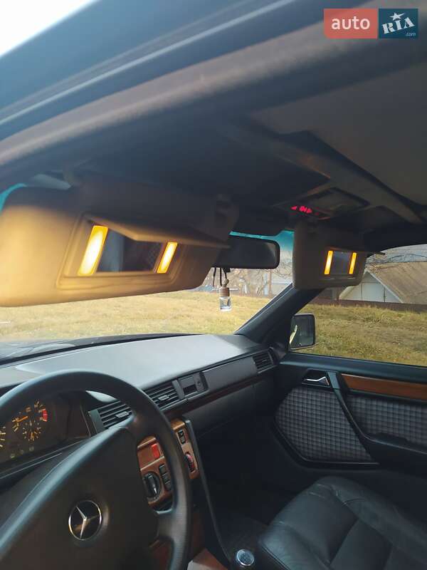 Седан Mercedes-Benz E-Class 1992 в Великому Кучурові