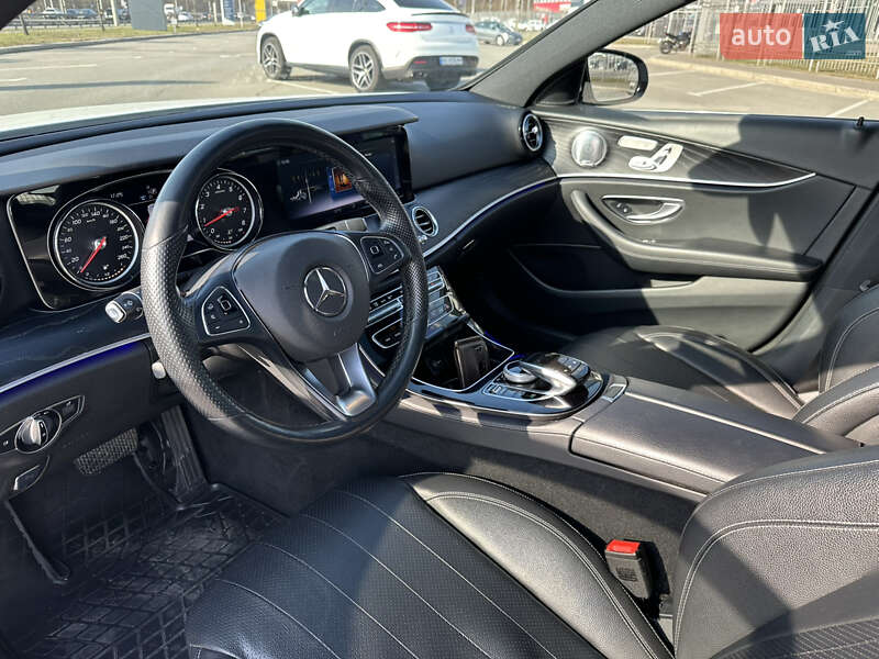 Седан Mercedes-Benz E-Class 2017 в Києві