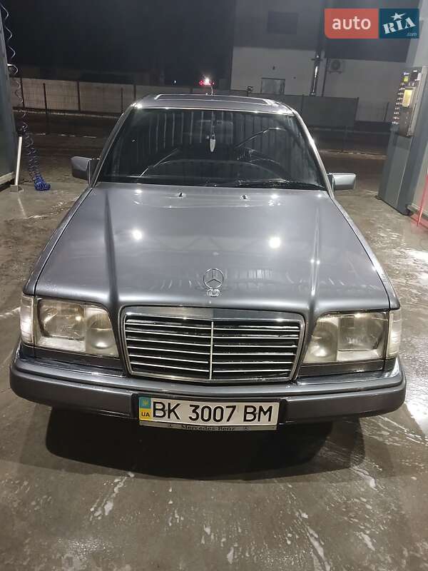 Седан Mercedes-Benz E-Class 1995 в 