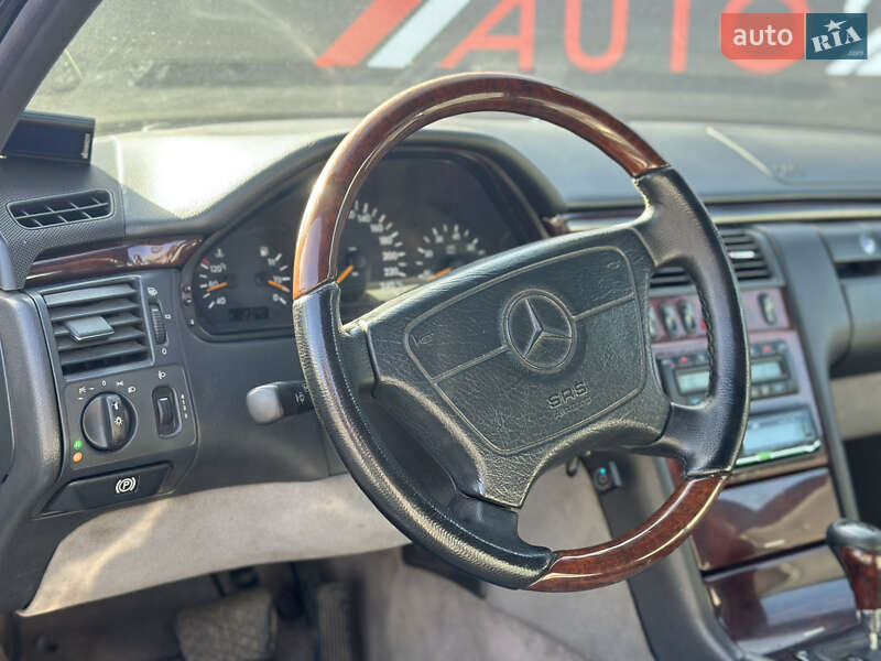 Седан Mercedes-Benz E-Class 1997 в Львові