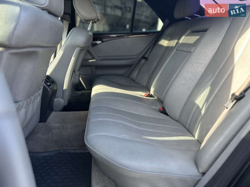 Седан Mercedes-Benz E-Class 1997 в Львові