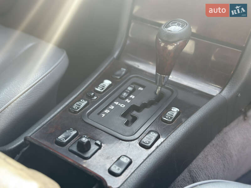 Седан Mercedes-Benz E-Class 1997 в Львові