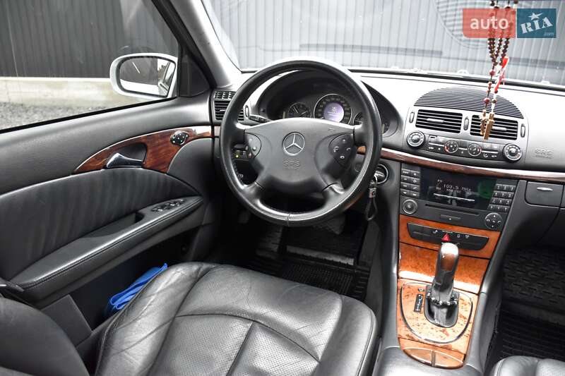 Седан Mercedes-Benz E-Class 2004 в Дрогобыче