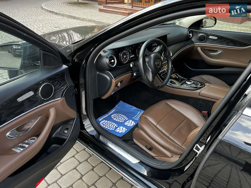 Седан Mercedes-Benz E-Class 2017 в Киеве