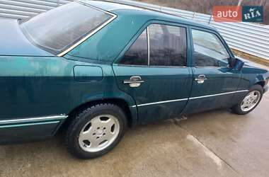 Седан Mercedes-Benz E-Class 1995 в 
