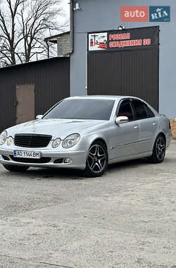 Седан Mercedes-Benz E-Class 2002 в Тересве