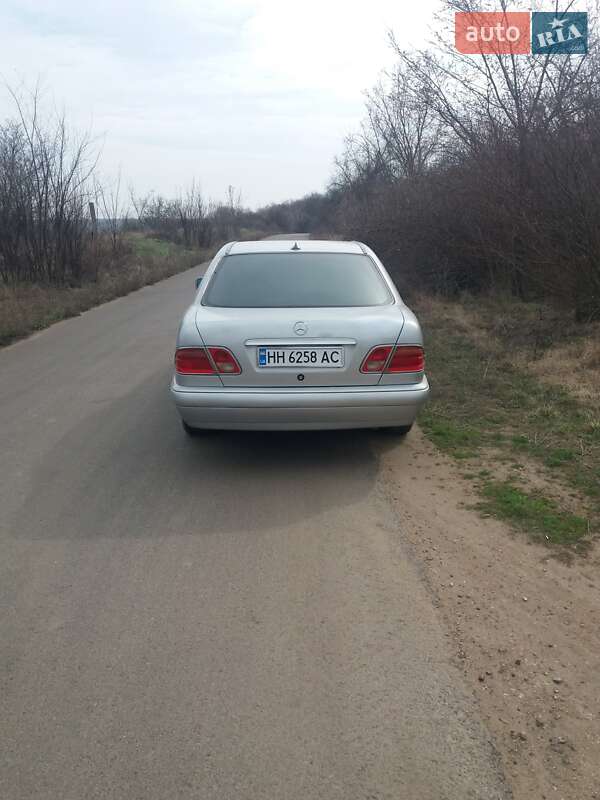 Седан Mercedes-Benz E-Class 1999 в Березівці