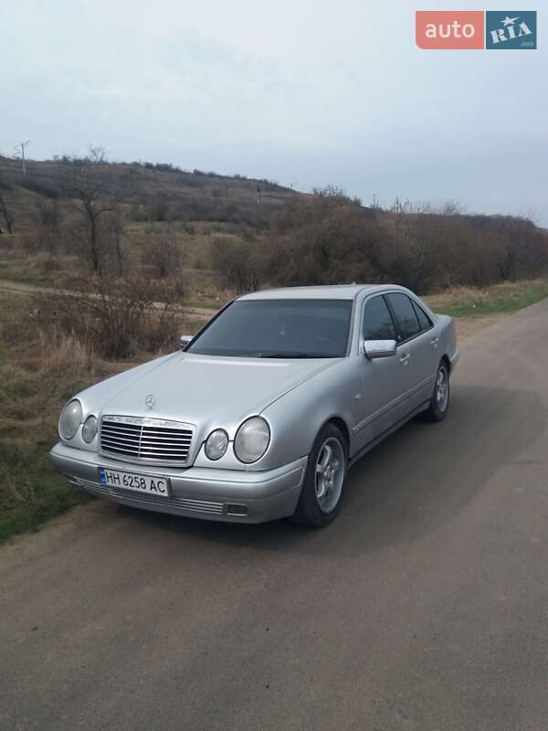 Седан Mercedes-Benz E-Class 1999 в Березівці