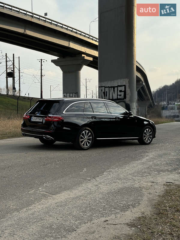 Универсал Mercedes-Benz E-Class 2017 в Киеве