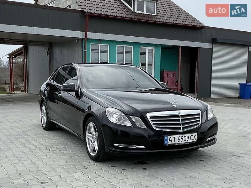 Седан Mercedes-Benz E-Class 2012 в 