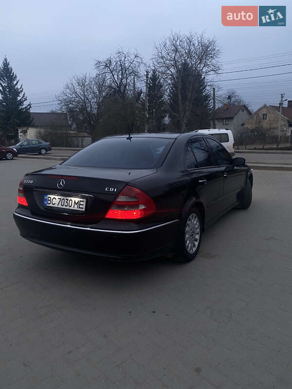 Седан Mercedes-Benz E-Class 2005 в Самборе