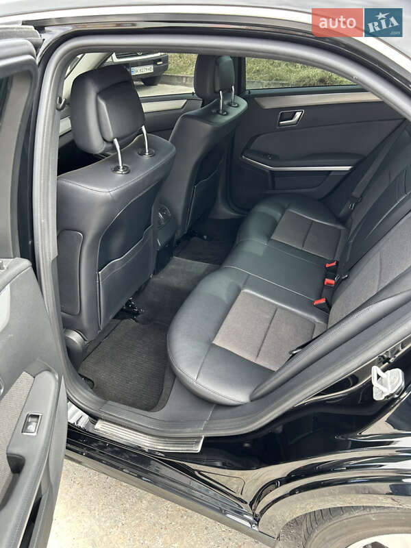 Седан Mercedes-Benz E-Class 2012 в Вараші