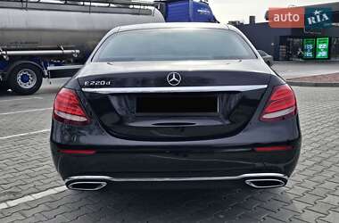 Седан Mercedes-Benz E-Class 2016 в 
