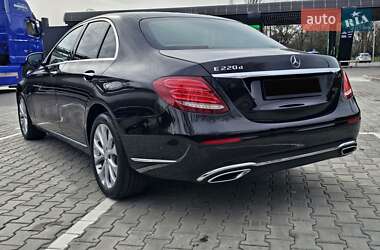 Седан Mercedes-Benz E-Class 2016 в 