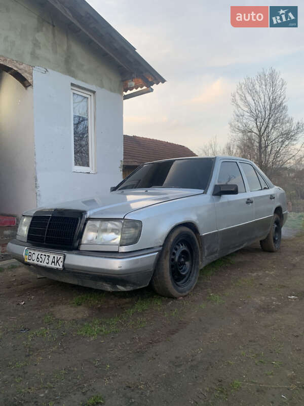 Седан Mercedes-Benz E-Class 1989 в Дрогобыче