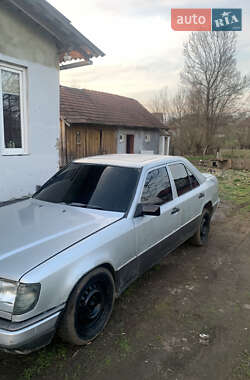 Седан Mercedes-Benz E-Class 1989 в 