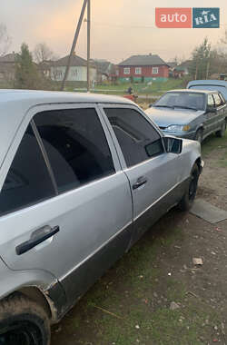Седан Mercedes-Benz E-Class 1989 в 