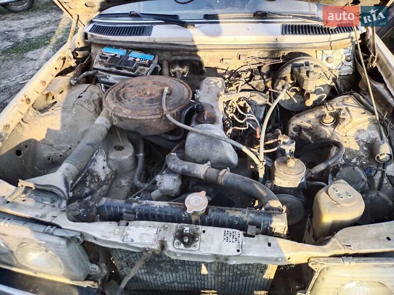 Седан Mercedes-Benz E-Class 1983 в Виннице