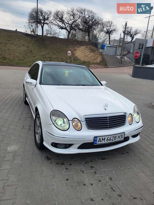 Седан Mercedes-Benz E-Class 2002 в Житомирі
