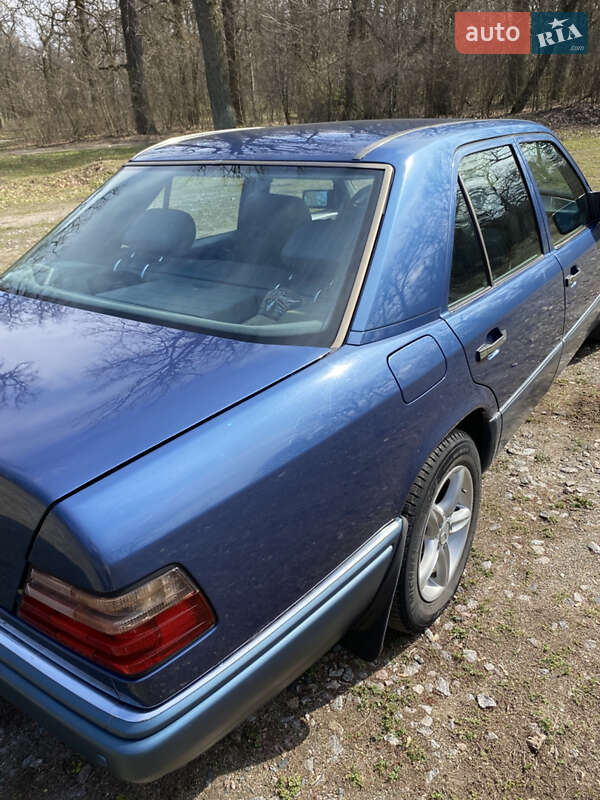 Седан Mercedes-Benz E-Class 1993 в Белой Церкви фото 10 Седан Mercedes-Benz E-Class 1993 в Белой Церкви
